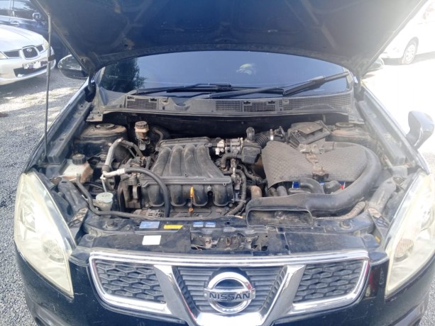 nissan-dualis-2010-big-2