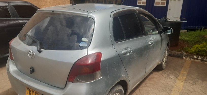 toyota-vitz-2008-big-4