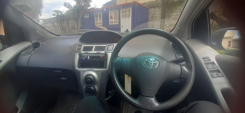 toyota-vitz-2008-big-2