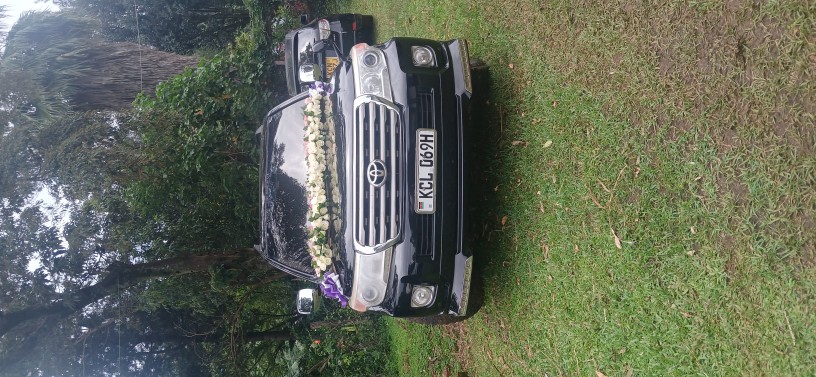 toyota-landcruiser-2010-big-2