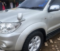 toyota-fortuner-2010-small-1