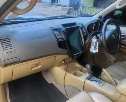 Toyota Fortuner 2010