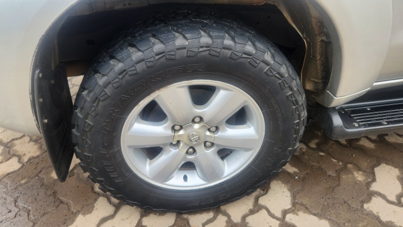 toyota-fortuner-2010-big-6