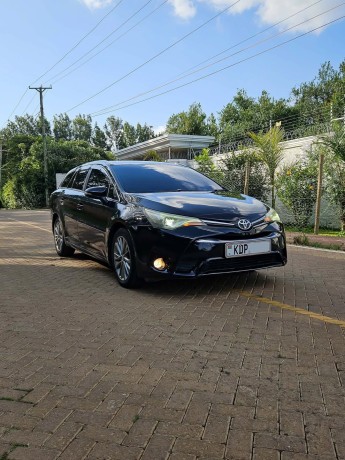 toyota-avensis-2016-big-12