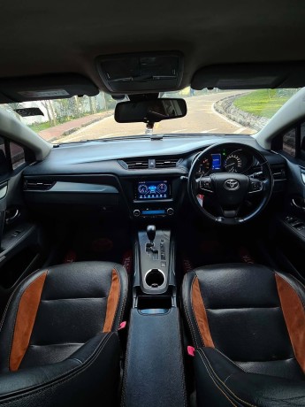 toyota-avensis-2016-big-7
