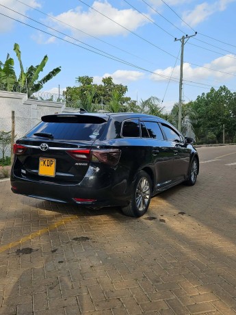toyota-avensis-2016-big-6
