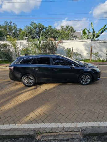 toyota-avensis-2016-big-11