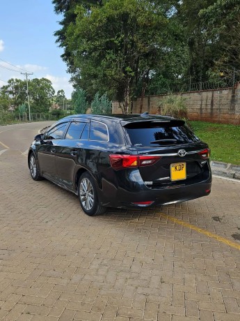 toyota-avensis-2016-big-9