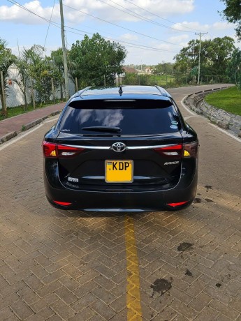 toyota-avensis-2016-big-8