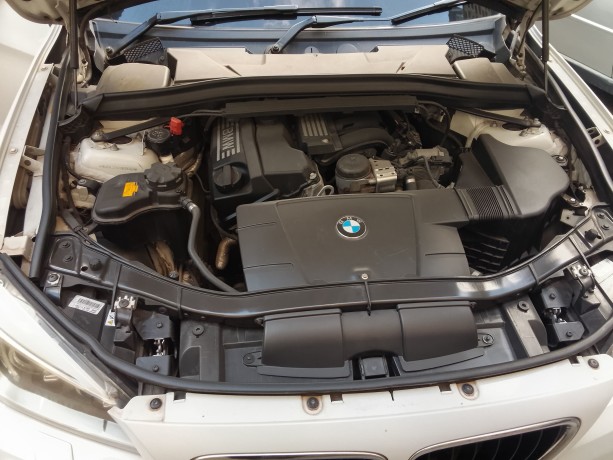bmw-x1-2014-big-0