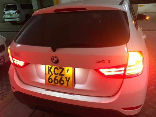 bmw-x1-2014-big-6