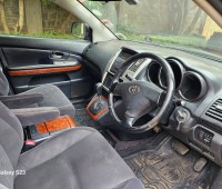 toyota-harrier-2012-small-3
