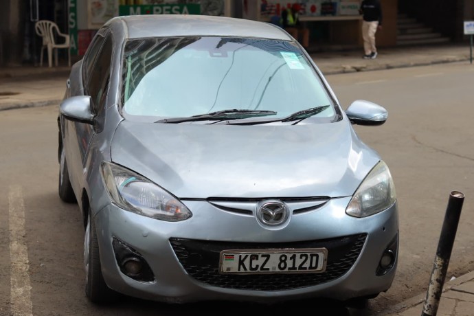 mazda-demio-2013-big-0