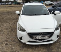 mazda-demio-2016-small-2