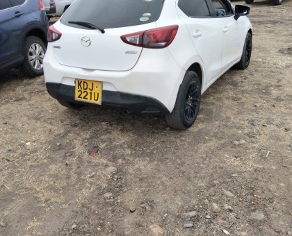 Mazda demio 2016