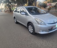 toyota-wish-2009-small-7
