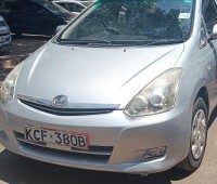 toyota-wish-2009-small-16