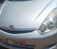 toyota-wish-2009-small-17