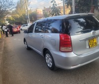 toyota-wish-2009-small-11