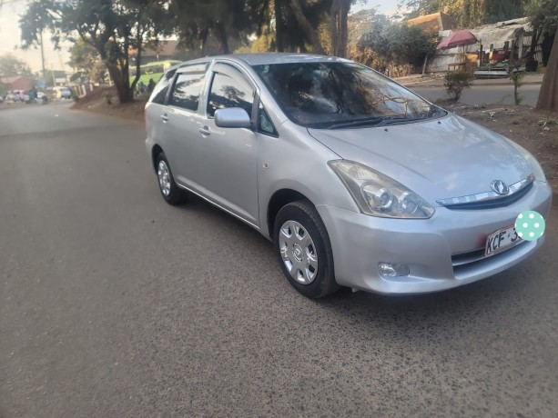 toyota-wish-2009-big-7