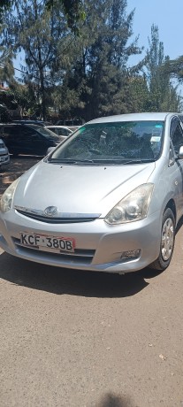 toyota-wish-2009-big-16