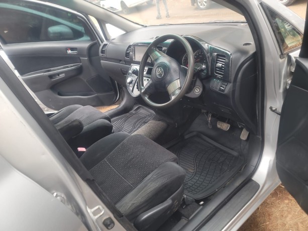 toyota-toyota-wish-2008-big-5