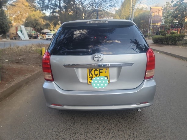 toyota-wish-2009-big-8