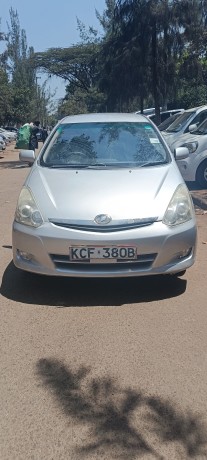 toyota-wish-2009-big-21