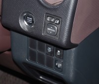 toyota-spade-2014-brown-small-6