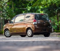 toyota-spade-2014-brown-small-1