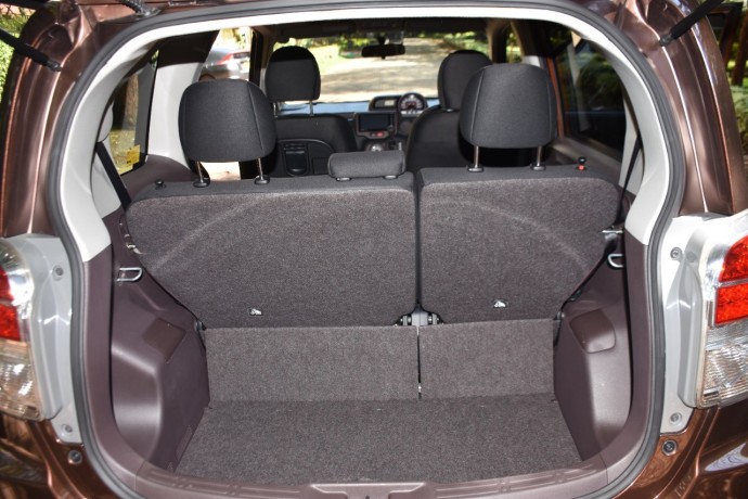 toyota-spade-2014-brown-big-3