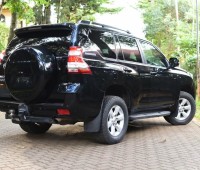 2014-landcruiser-vx-small-2