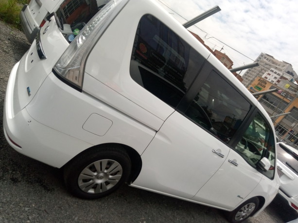 nissan-serena-big-1