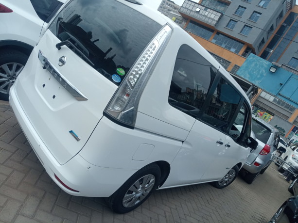 nissan-serena-big-1