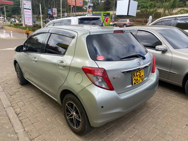 toyota-vitz-big-3