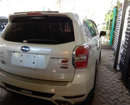 Subaru Forester White 2013
