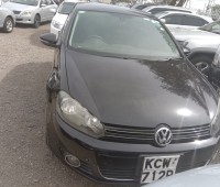 volkswagen-passat-small-0