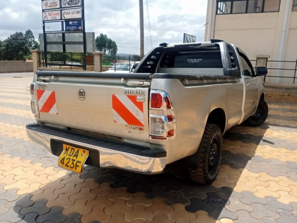 toyota-hilux-big-2