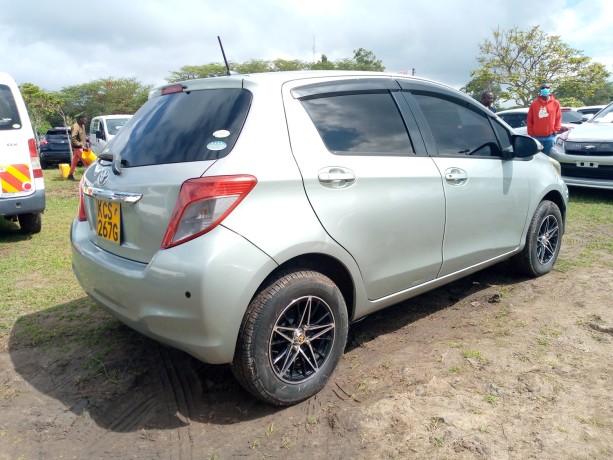 toyota-vitz-big-1