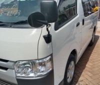 toyota-hiace-small-6