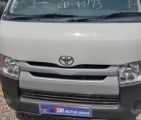 toyota-hiace-small-4