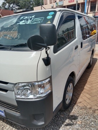 toyota-hiace-big-6