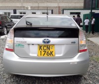 clean-toyota-prius-2010-available-for-sale-small-6
