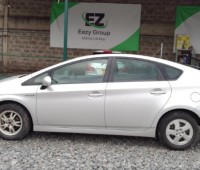 clean-toyota-prius-2010-available-for-sale-small-3