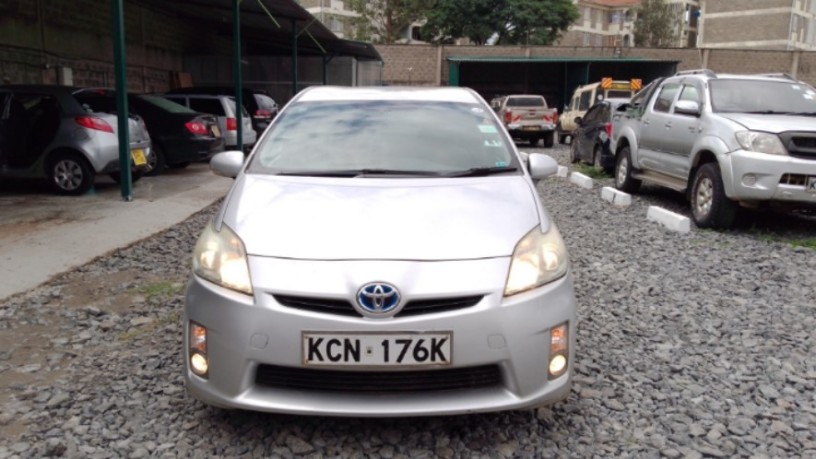 clean-toyota-prius-2010-available-for-sale-big-2