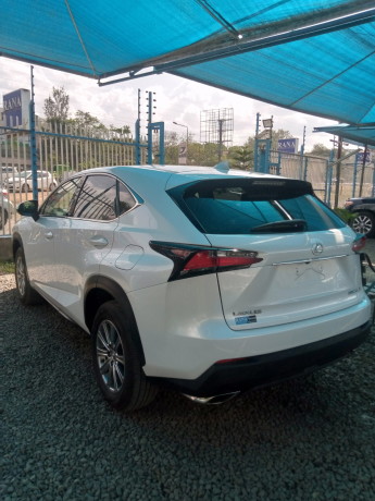 lexus-nx200t-big-3