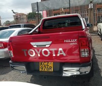 toyotahilux-small-2