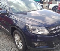 volkswagen-tiguan-small-0