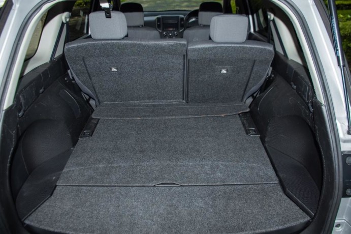 nissan-wingroad-big-4