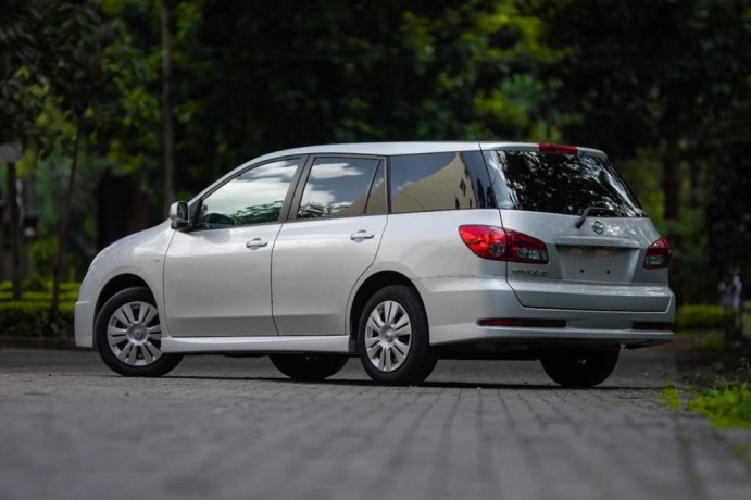 nissan-wingroad-big-1